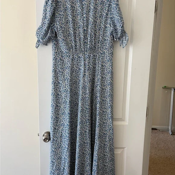 gal meets glam blue floral dress Gal Meets Glam Blue Floral Maxi Dress
